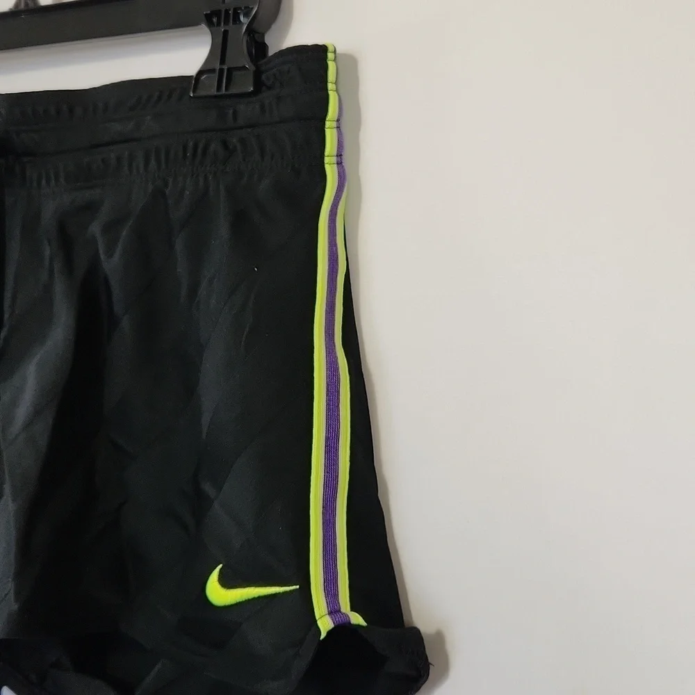 Nike Dri-Fit Black Green Neon Strip Girls Sportwear Activewear Shorts Size S+